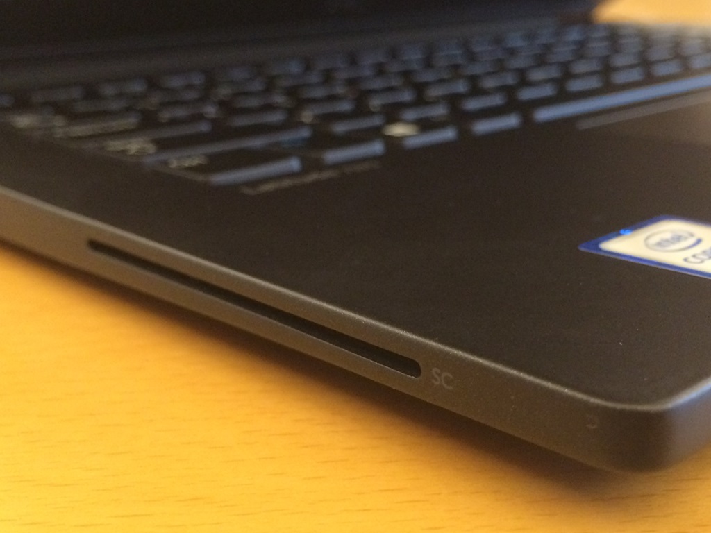dell laptop with integrated smart card reader