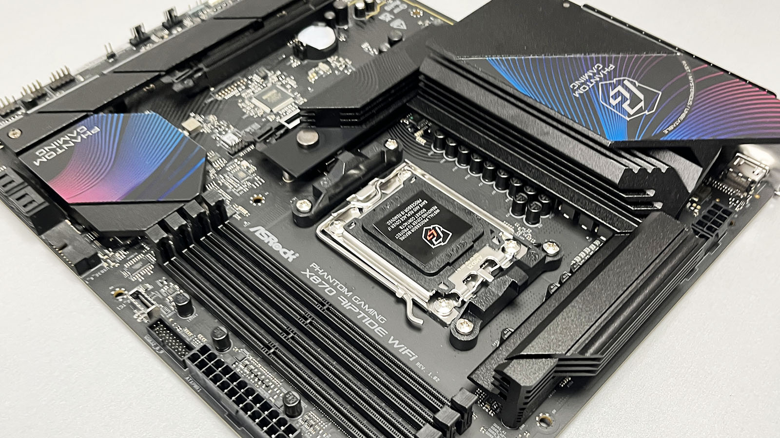 ASRock Phantom Gaming B760I Lightning WiFi Motherboard Review - Funky Kit